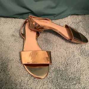 Aldo Sandals | S6 | Med Width | Gold